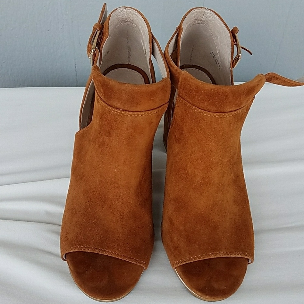 House of Harlow 1960 open toe booties